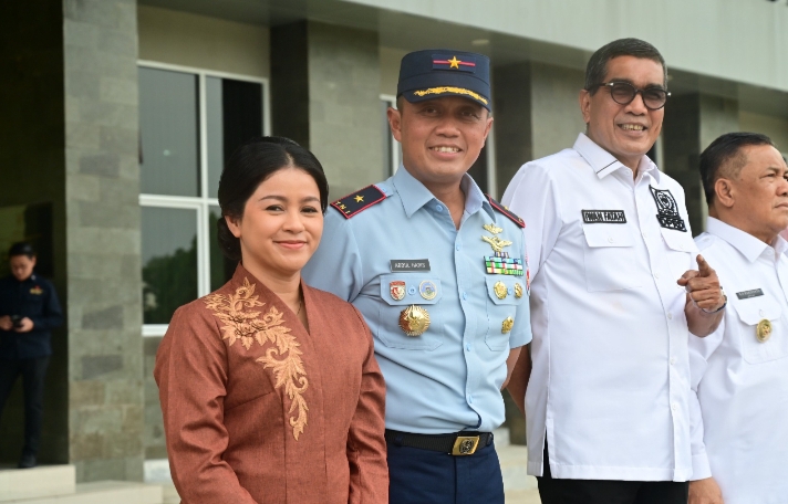 Danlanud RSN Sambut Kedatangan Wapres Gibran di Riau untuk Buka Festival Pacu Jalur 2025