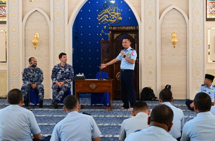 Kajian Rutin Lanud RSN Hadirkan Penceramah dari RAAF, Tekankan Pentingnya Ketahanan Mental Prajurit