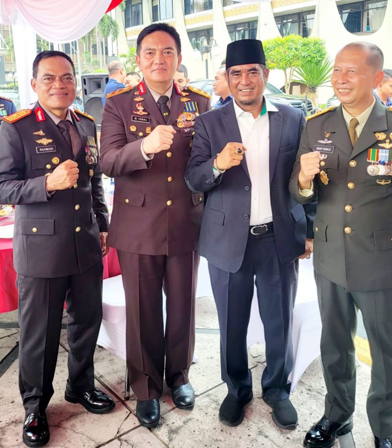 Ketua PWNU Riau H.T.Rusli Ahmad bersama Forkopimda Hadiri Upacara Peringatan HUT TNI Ke - 78