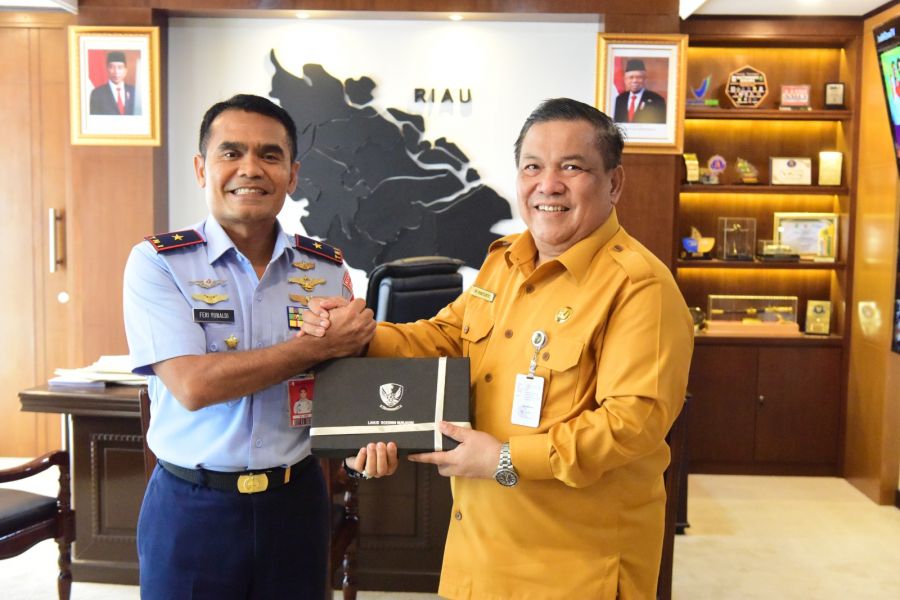 Pererat Tali Silaturrahmi Danlanud Roesmin Nurjadin Kunjungi Sekda Provinsi Riau